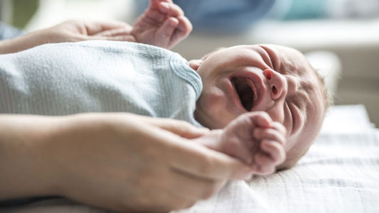 Comment calmer des coliques chez un bébé ? - Surface Bébé